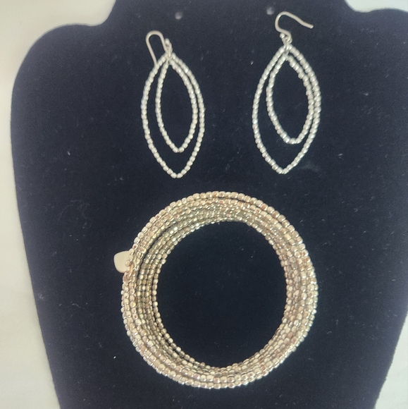 Stella & Dot retired silver Bardot bracelet and dangle earings - Picture 7 of 7